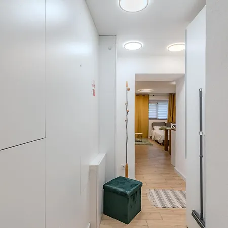 Apartment Jagiellonska Modern By Bookinghost *