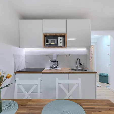 Jagiellonska Modern By Bookinghost * Rzeszów